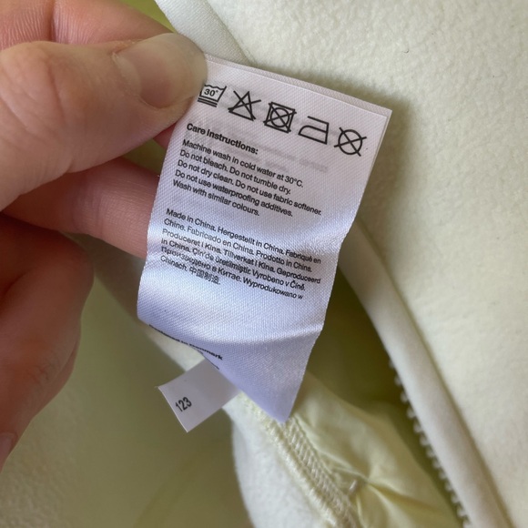 RAINS Fleece W Vest in Straw 517 Size XL - Picture 6 of 13